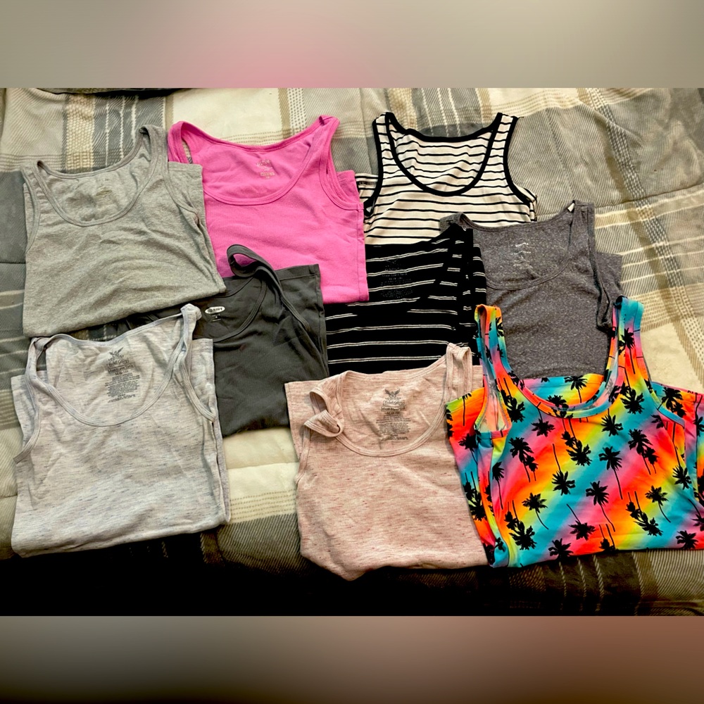 Lot of Tank Tops (9) Size Medium